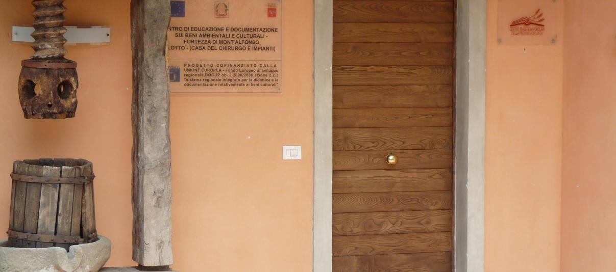 foto rappresentante una porta, l'ingresso di CTP